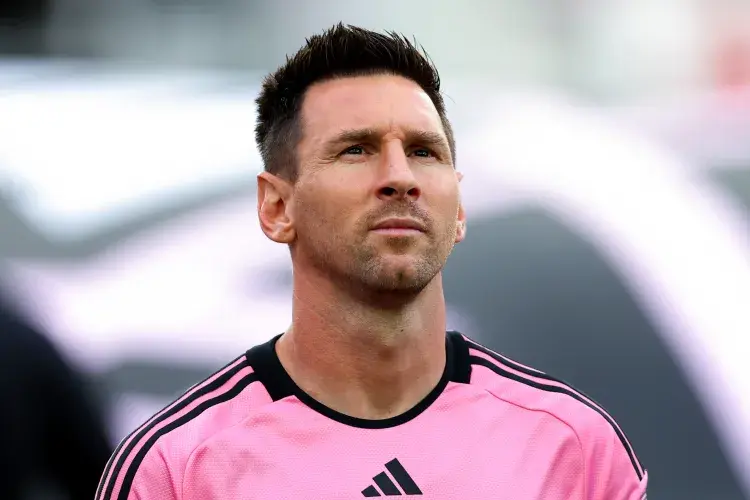 Lionel Messi during GOAT Tour India 2025, meeting fans and Indian sports legends